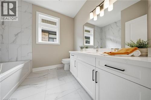 105 Craddock Boulevard, Jarvis, ON - Indoor Photo Showing Bathroom