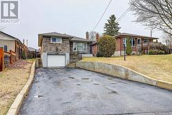 LOWER LEVEL - 962 WILLOWDALE AVENUE  Oshawa, ON L1H 1W4