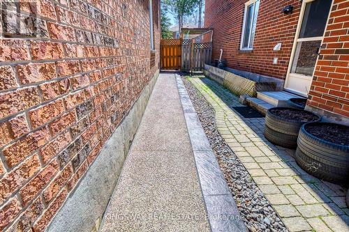 4020 Melfort Crescent, Mississauga, ON - Outdoor