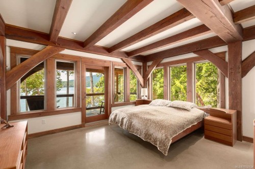 123 Smith Rd, Salt Spring, BC 