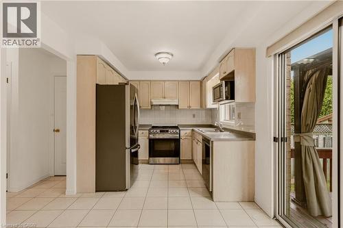 90 Lynnette Drive, Hamilton, ON - Indoor Photo Showing Kitchen With Double Sink