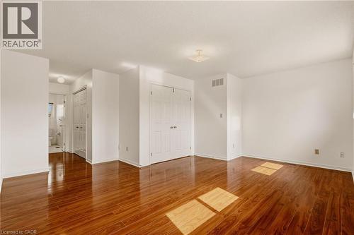 90 Lynnette Drive, Hamilton, ON - Indoor Photo Showing Other Room