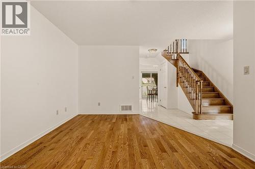 90 Lynnette Drive, Hamilton, ON - Indoor Photo Showing Other Room