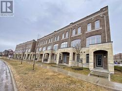 208 GLAD PARK AVENUE Whitchurch-Stouffville, ON L4A 1X1