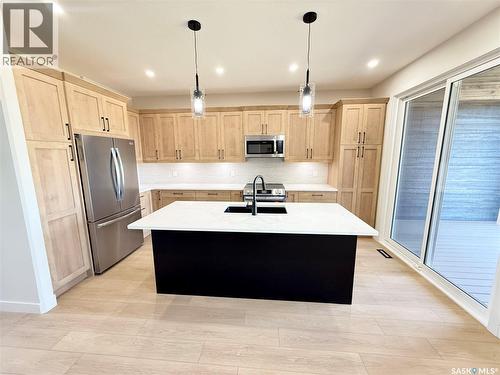 161 Delaet Drive, Weyburn, SK - Indoor Photo Showing Kitchen With Upgraded Kitchen