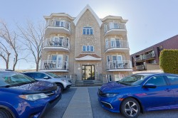 202-1 Rue Mainville  Sainte-Thérèse, QC J7E 4V5