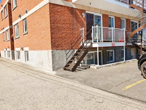 Stationnement - 3-2285 Rue Desmarteau, Montréal (Mercier/Hochelaga-Maisonneuve), QC - Outdoor With Exterior