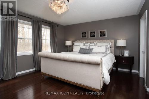 103 Glazebrook Crescent, Cambridge, ON - Indoor Photo Showing Bedroom