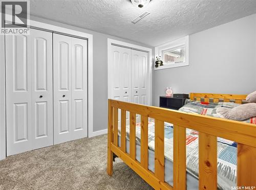 1128 Sidney Street E, Swift Current, SK - Indoor Photo Showing Bedroom