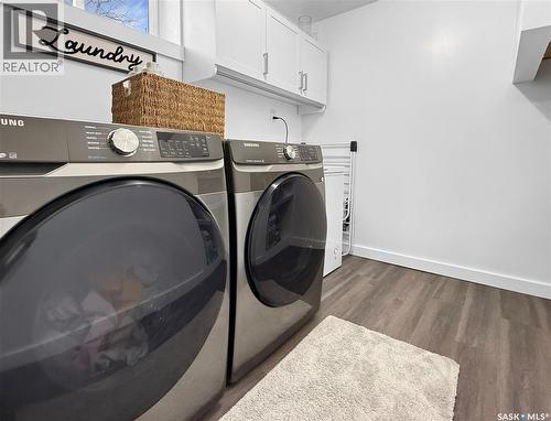1128 Sidney Street E, Swift Current, SK - Indoor Photo Showing Laundry Room