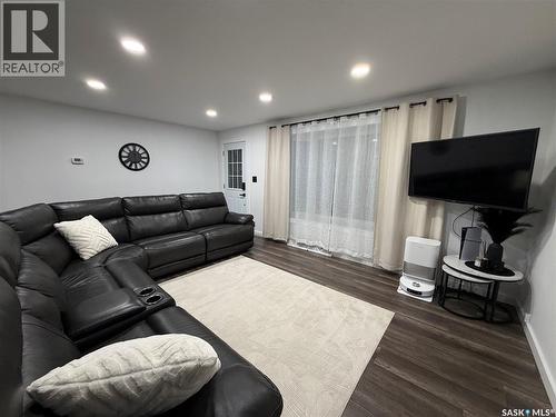 1128 Sidney Street E, Swift Current, SK - Indoor