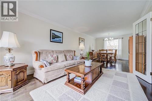 207 Stoke Drive, Kitchener, ON - Indoor Photo Showing Living Room