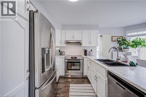 207 Stoke Drive, Kitchener, ON - Indoor Photo Showing Kitchen With Stainless Steel Kitchen With Double Sink With Upgraded Kitchen