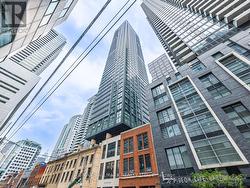 3706 - 327 KING STREET W  Toronto, ON M5V 0W7