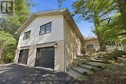 77 COOK DRIVE  King (Pottageville), ON L7B 0E6