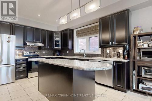 5430 Oscar Peterson Boulevard, Mississauga, ON - Indoor Photo Showing Kitchen With Upgraded Kitchen