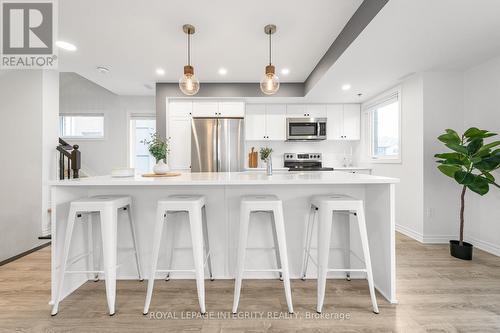 138 - 541 Takamose Private, Ottawa, ON - Indoor Photo Showing Kitchen With Upgraded Kitchen