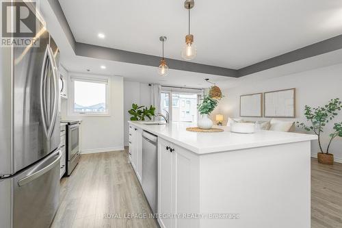 138 - 541 Takamose Private, Ottawa, ON - Indoor Photo Showing Kitchen With Upgraded Kitchen