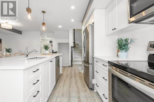 138 - 541 Takamose Private, Ottawa, ON - Indoor Photo Showing Kitchen With Upgraded Kitchen