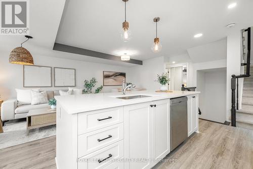 138 - 541 Takamose Private, Ottawa, ON - Indoor Photo Showing Kitchen