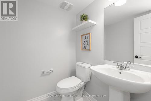 138 - 541 Takamose Private, Ottawa, ON - Indoor Photo Showing Bathroom