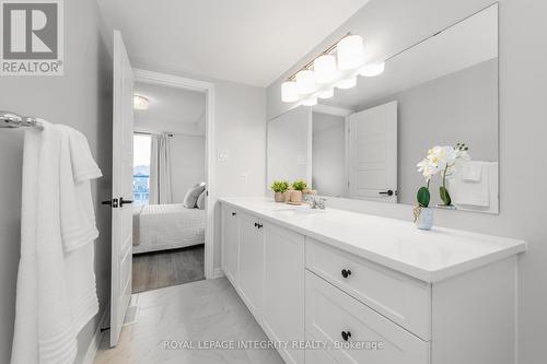 138 - 541 Takamose Private, Ottawa, ON - Indoor Photo Showing Bathroom