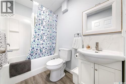 1038 Childers Court, Saskatoon, SK - Indoor Photo Showing Bathroom
