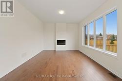 Oversized is bright and spacious - 