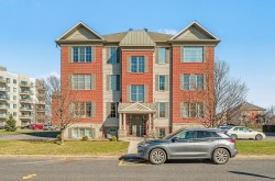3-7490 Rue Lautrec Brossard, QC J4Y 3H9