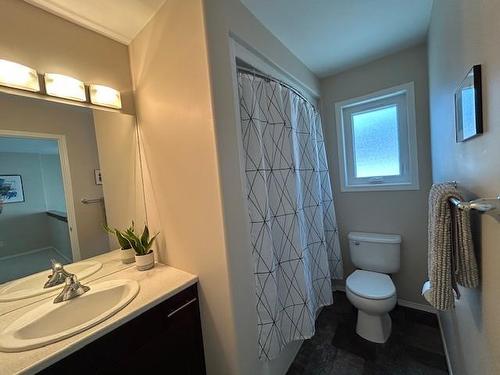 Upper level - 4 pce bathroom - 115 Bellflower Road, Winnipeg, MB - Indoor Photo Showing Bathroom