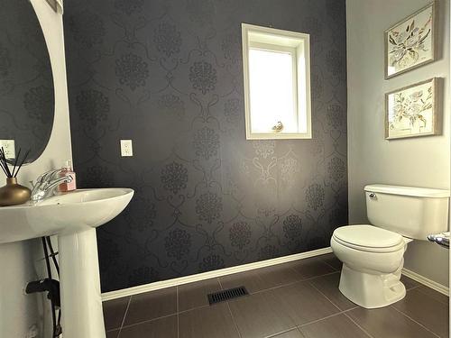 Main level - Accessible 2 pce bathroom - 115 Bellflower Road, Winnipeg, MB - Indoor Photo Showing Bathroom