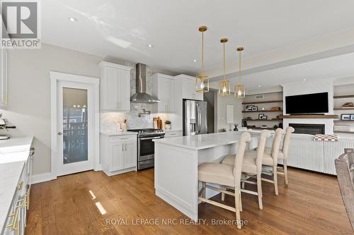 271 Memorial Park Drive, Welland (Lincoln/Crowland), ON - Indoor Photo Showing Kitchen With Stainless Steel Kitchen With Upgraded Kitchen
