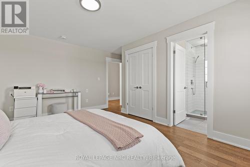 271 Memorial Park Drive, Welland (Lincoln/Crowland), ON - Indoor Photo Showing Bedroom