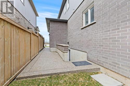 271 Memorial Park Drive, Welland (Lincoln/Crowland), ON - Outdoor With Exterior