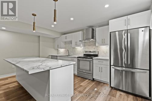 271 Memorial Park Drive, Welland (Lincoln/Crowland), ON - Indoor Photo Showing Kitchen With Stainless Steel Kitchen With Upgraded Kitchen