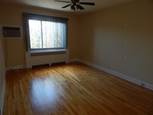 Master Bedroom - 3051 Av. De Brighton, Montréal (Côte-Des-Neiges/Notre-Dame-De-Grâce), QC - Indoor Photo Showing Other Room