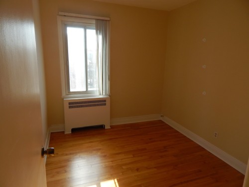 Bedroom - 3051 Av. De Brighton, Montréal (Côte-Des-Neiges/Notre-Dame-De-Grâce), QC - Indoor Photo Showing Other Room