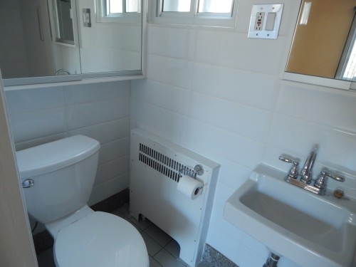 Bathroom - 3051 Av. De Brighton, Montréal (Côte-Des-Neiges/Notre-Dame-De-Grâce), QC - Indoor Photo Showing Bathroom