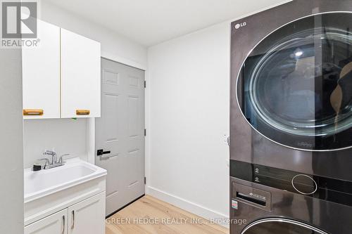 33 Dagwell Crescent, Ajax, ON - Indoor Photo Showing Laundry Room