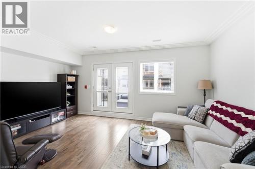 362 E Plains Road E Unit# 32, Burlington, ON - Indoor Photo Showing Living Room