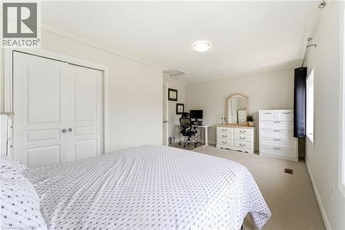 362 E Plains Road E Unit# 32, Burlington, ON - Indoor Photo Showing Bedroom