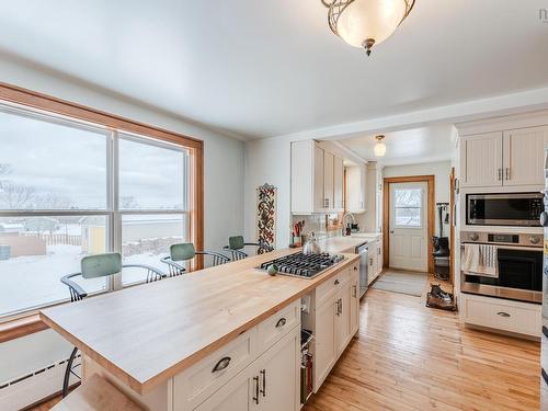 8882 Highway 1, Meteghan River, NS 