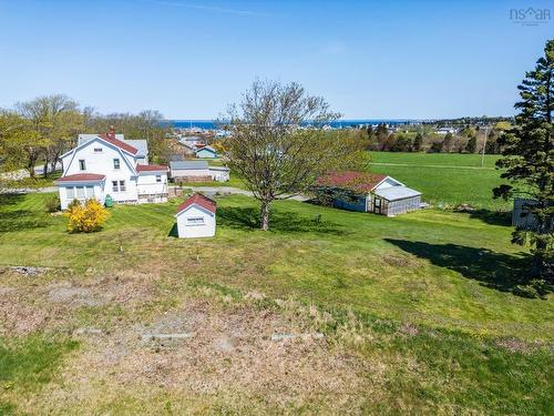 8882 Highway 1, Meteghan River, NS 