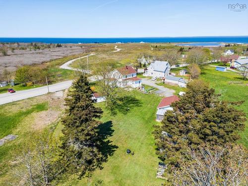 8882 Highway 1, Meteghan River, NS 