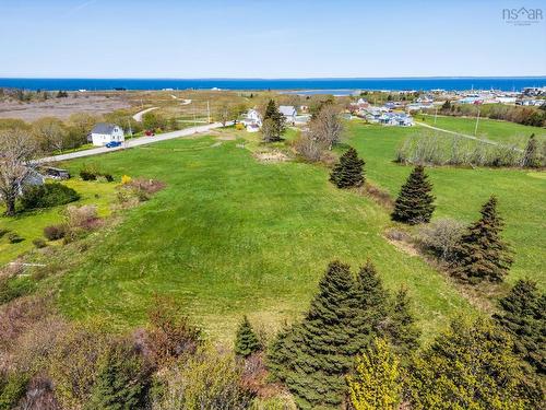 8882 Highway 1, Meteghan River, NS 