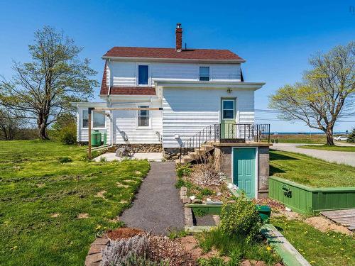 8882 Highway 1, Meteghan River, NS 