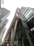 4713 - 108 PETER STREET  Toronto, ON M5V 0W2