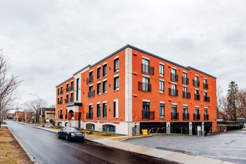 Façade - A-460 Rue St-Charles O., Longueuil (Le Vieux-Longueuil), QC - Outdoor With Facade