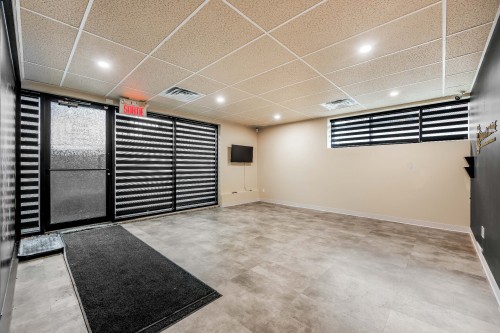 Vue d'ensemble - A-460 Rue St-Charles O., Longueuil (Le Vieux-Longueuil), QC - Indoor Photo Showing Basement
