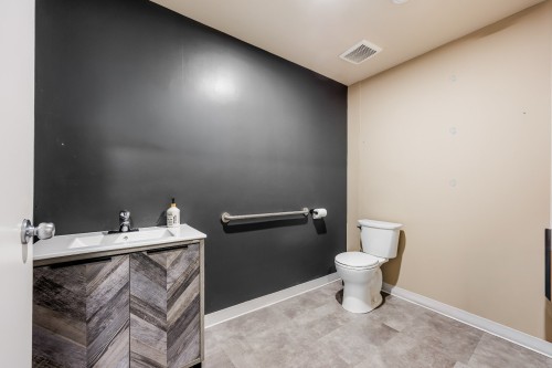 Salle de bains - A-460 Rue St-Charles O., Longueuil (Le Vieux-Longueuil), QC - Indoor Photo Showing Bathroom